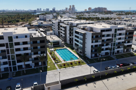 Marina Cerritos Condominios
